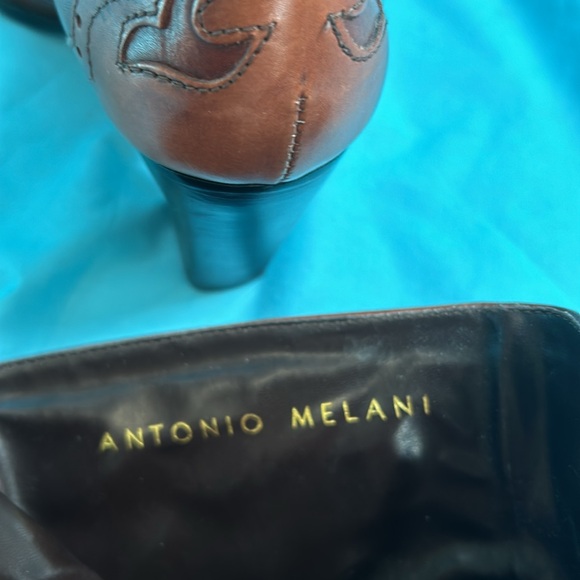 2pr Antonio Melani  pleather,size 8.5 boots. One pr is black , other is caramel - Picture 13 of 16